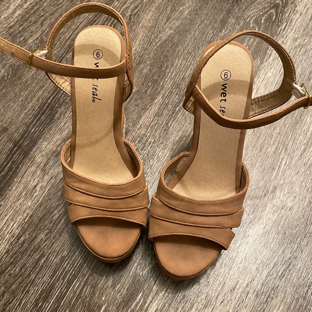 Tan Wedges